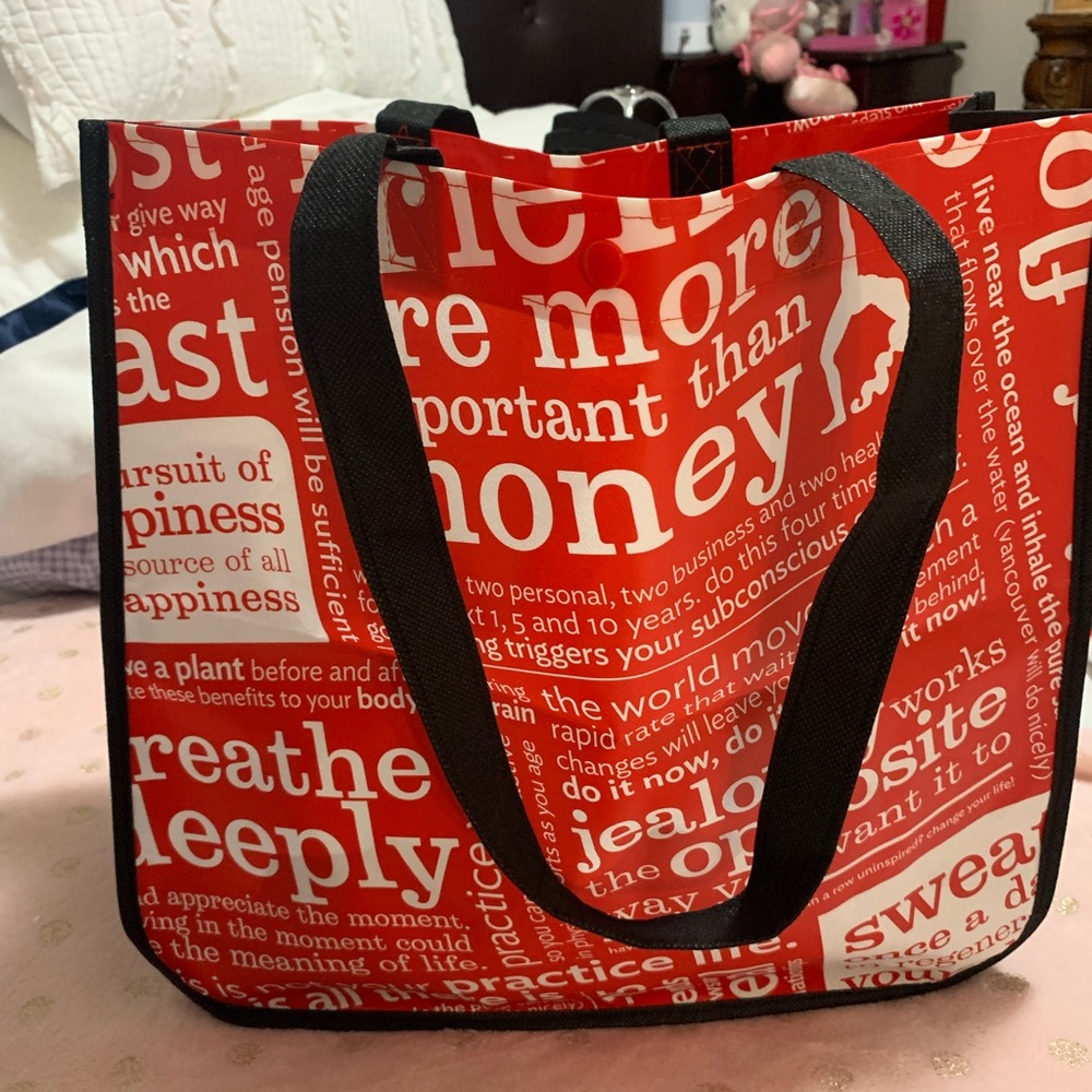 Lululemon shopping bag